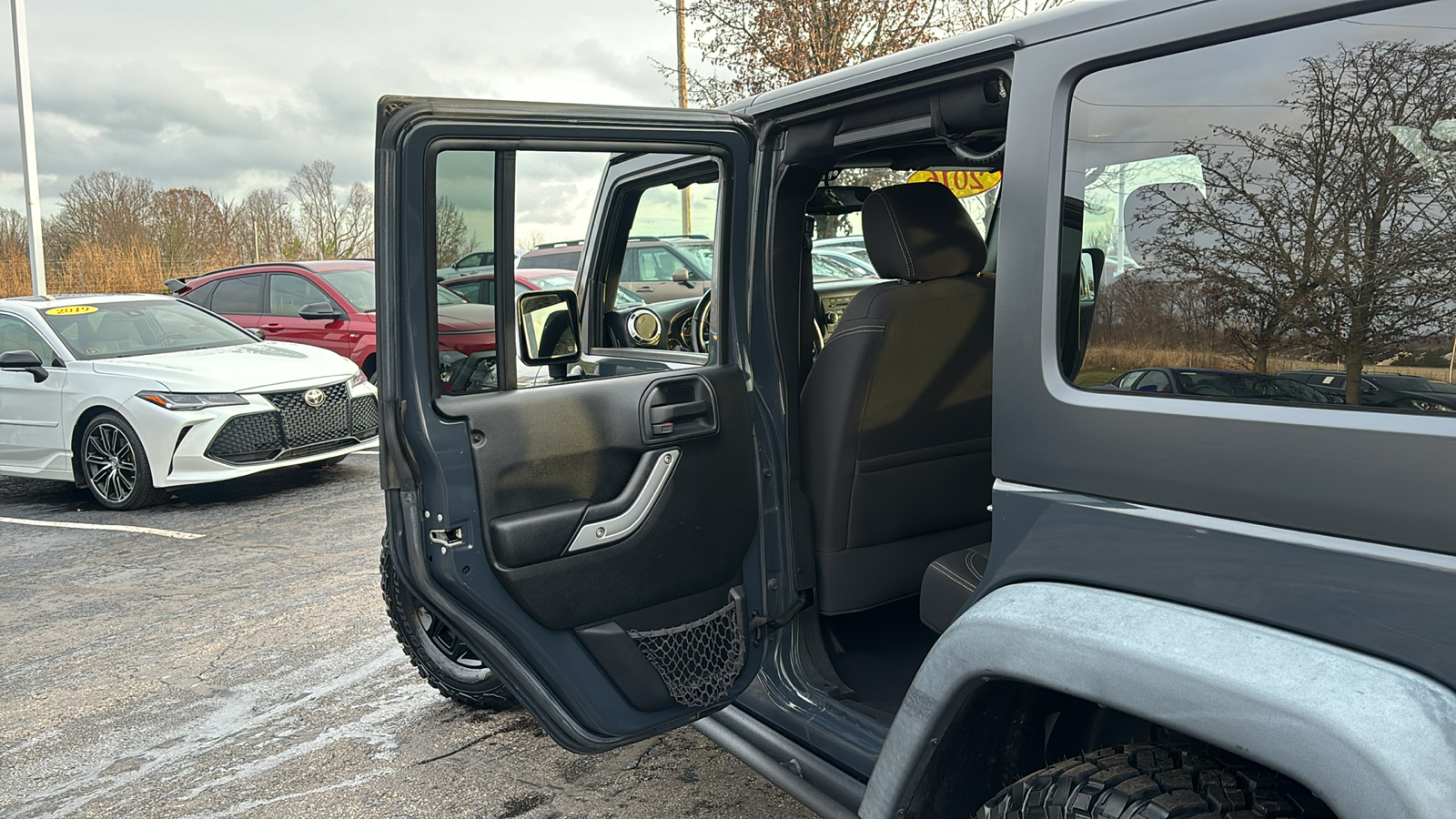 2016 Jeep Wrangler Unlimited Rubicon 29