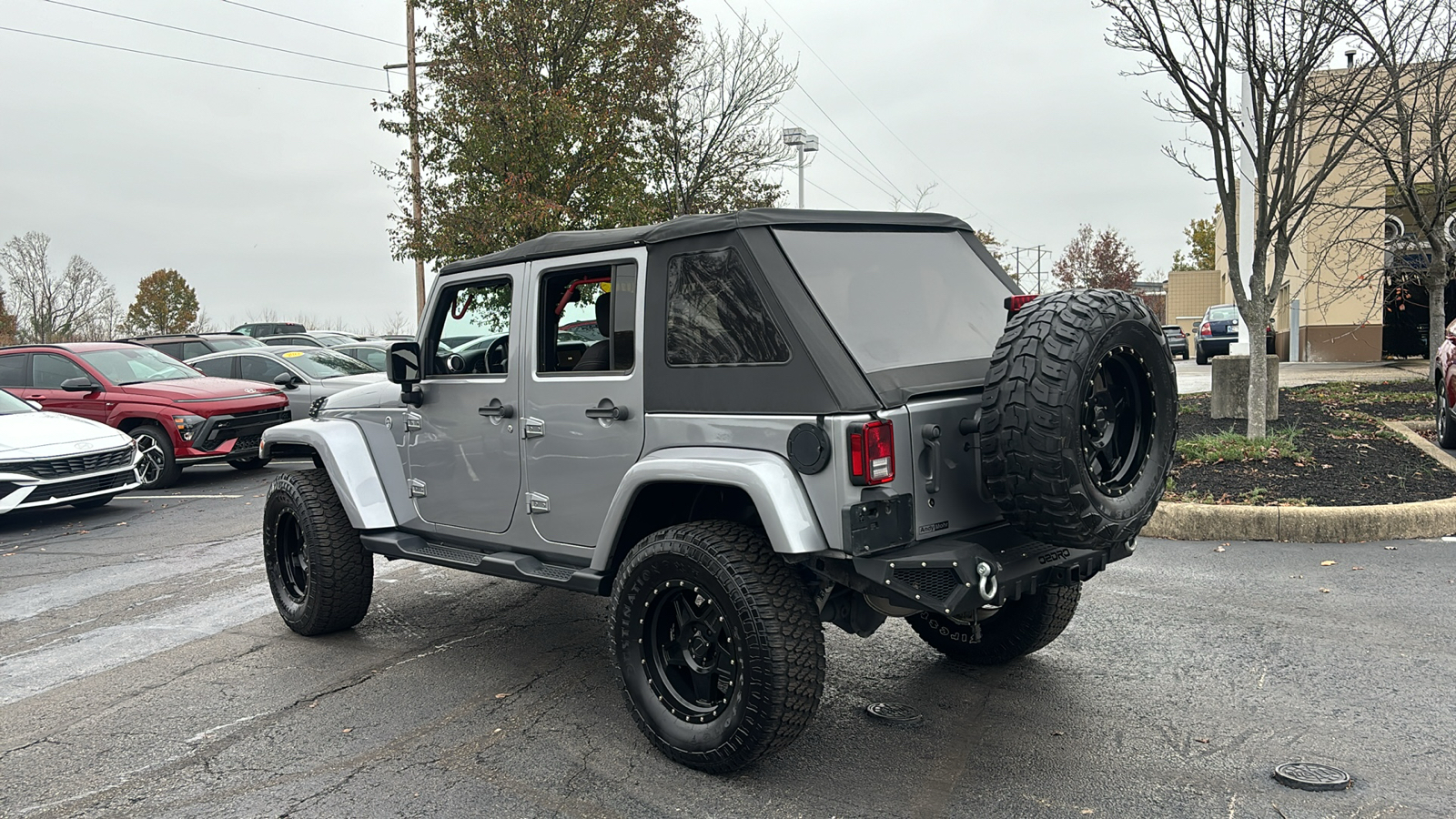 2017 Jeep Wrangler Unlimited Sahara 5