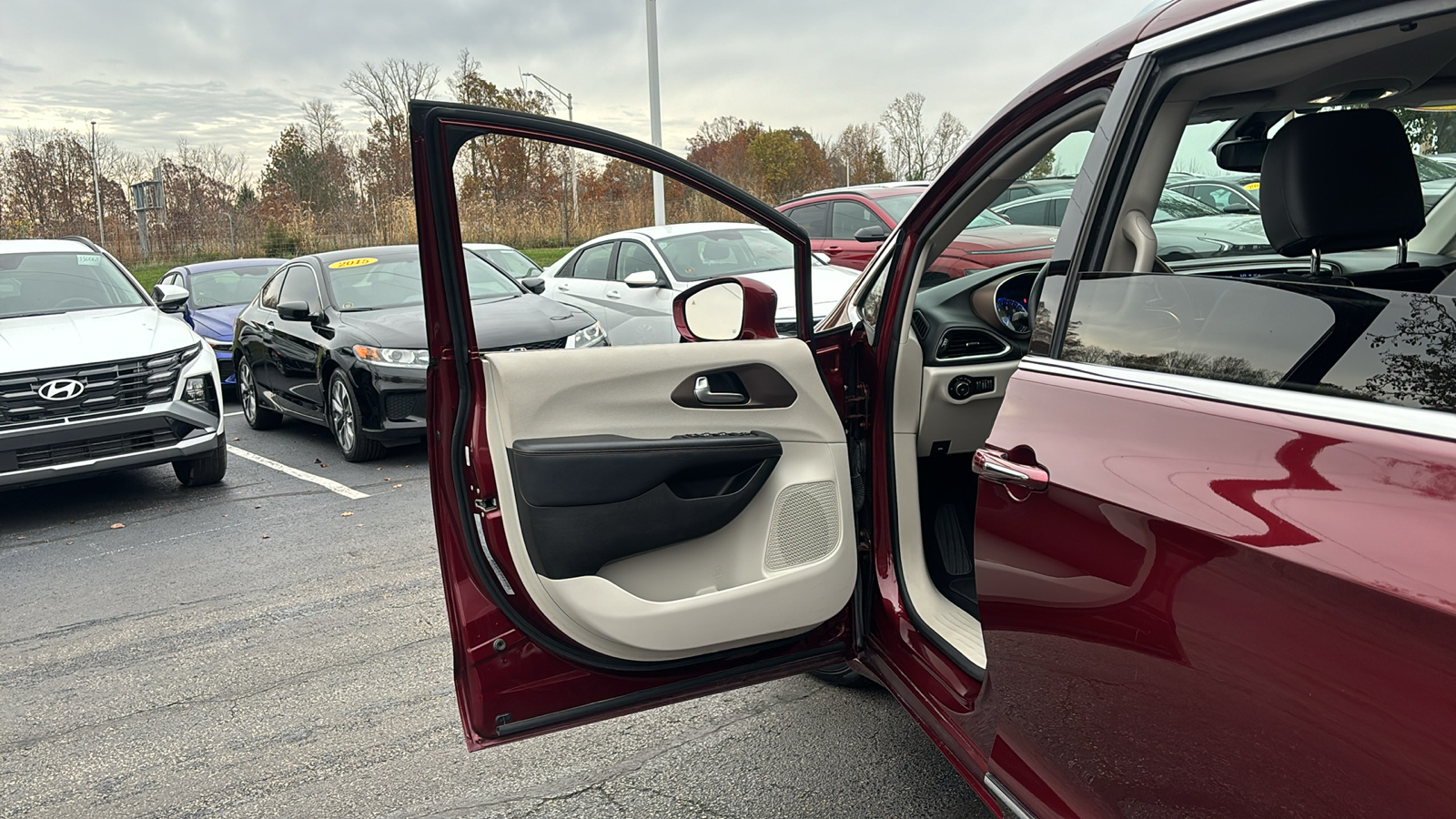 2017 Chrysler Pacifica Touring L Plus 12