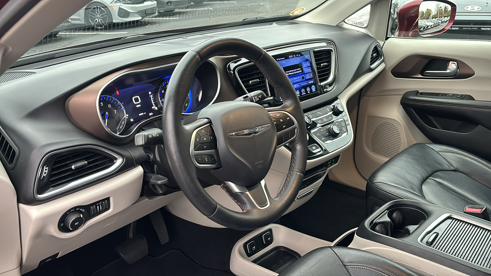 2017 Chrysler Pacifica Touring L Plus 23