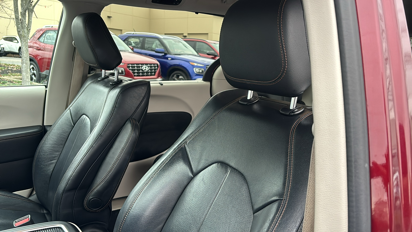 2017 Chrysler Pacifica Touring L Plus 25