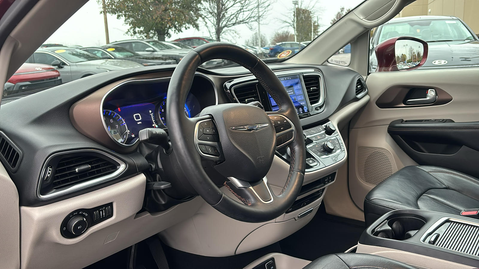 2017 Chrysler Pacifica Touring L Plus 27