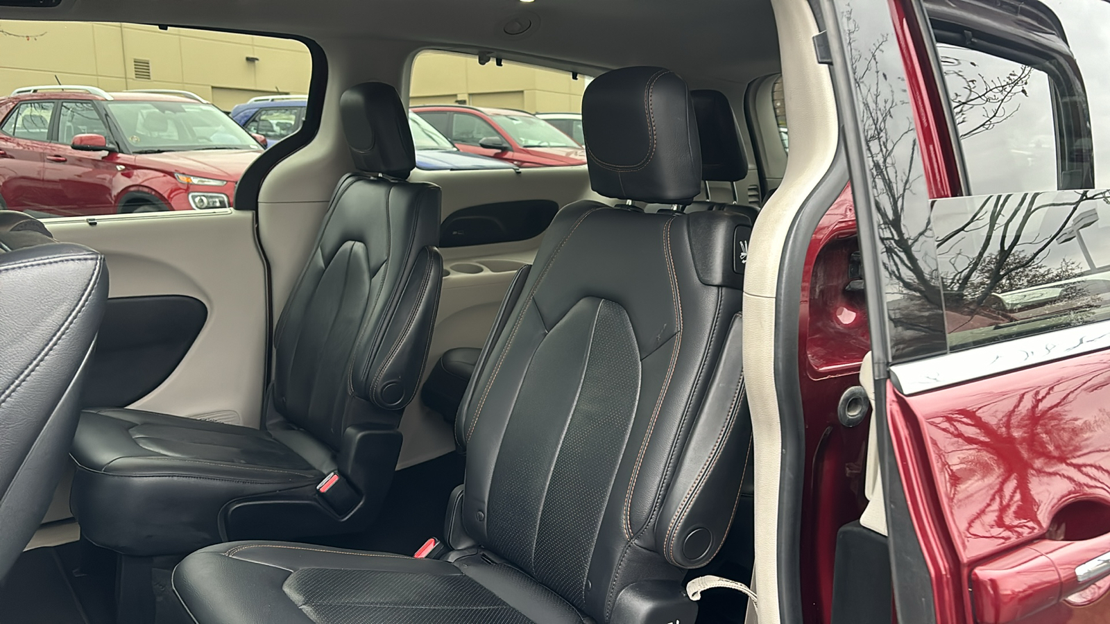 2017 Chrysler Pacifica Touring L Plus 29