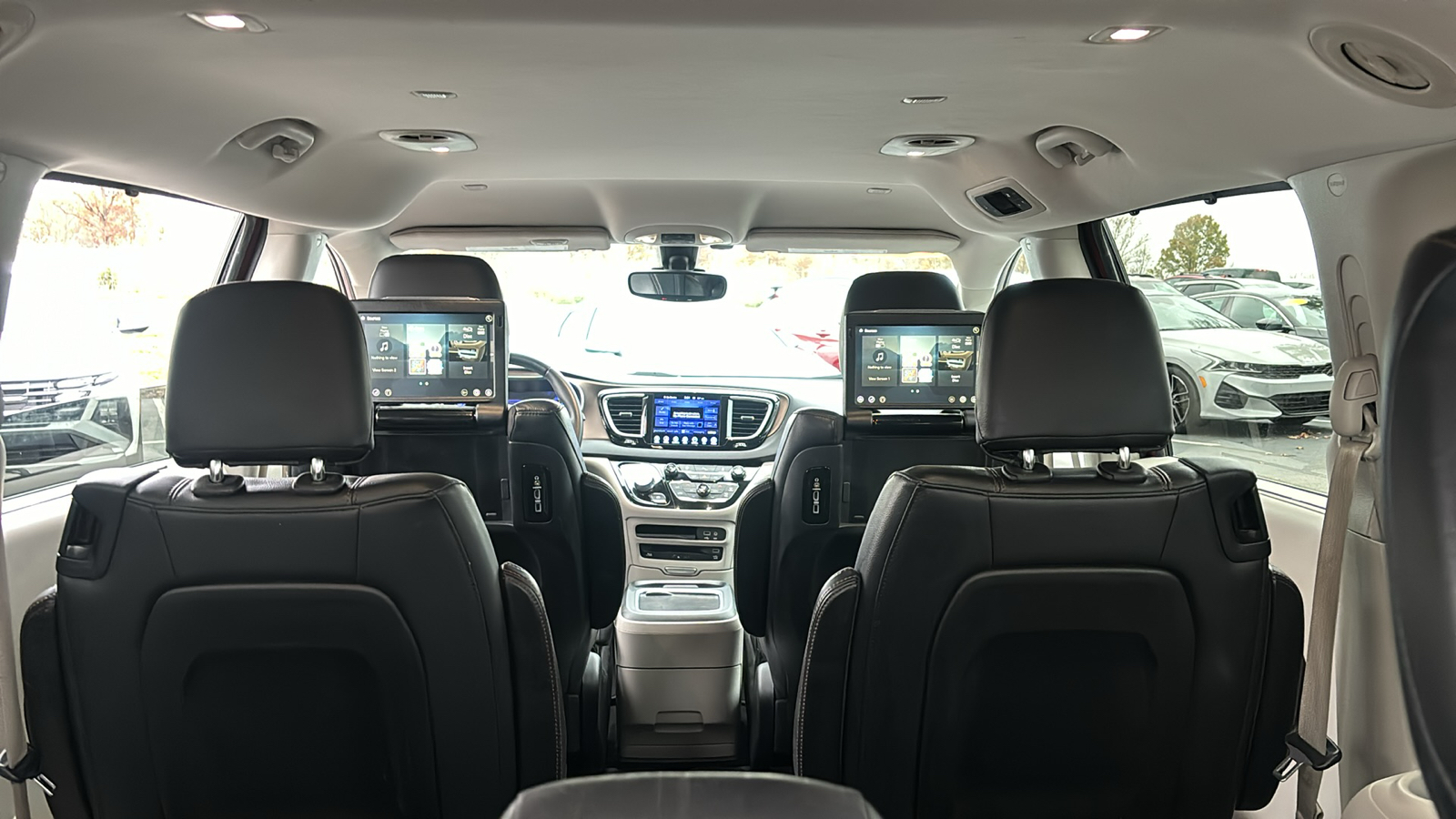 2017 Chrysler Pacifica Touring L Plus 35