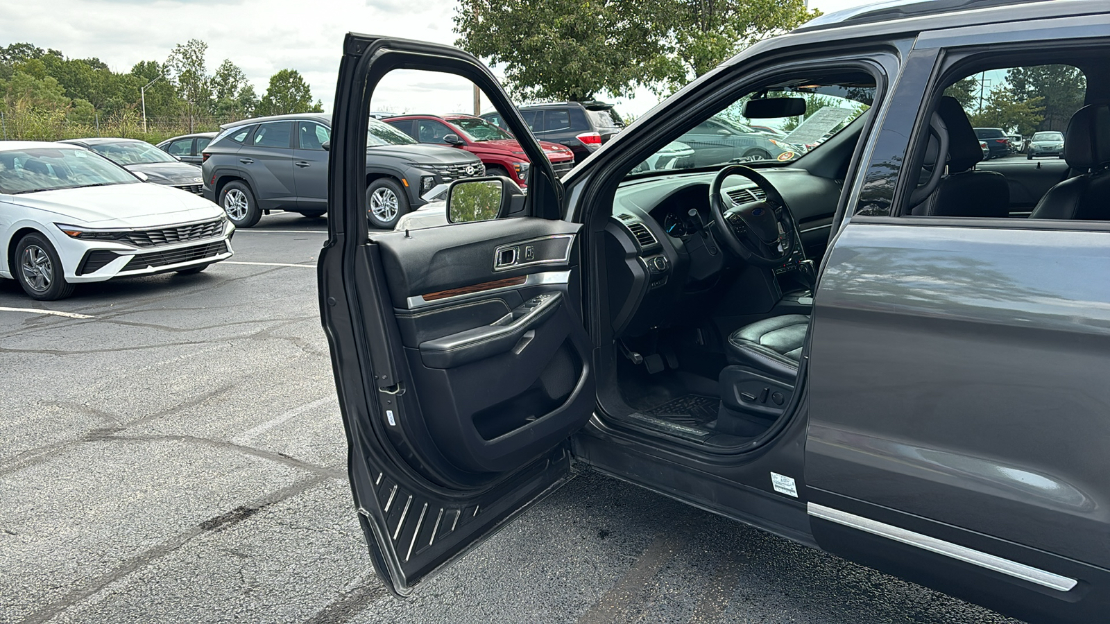 2019 Ford Explorer Limited 11