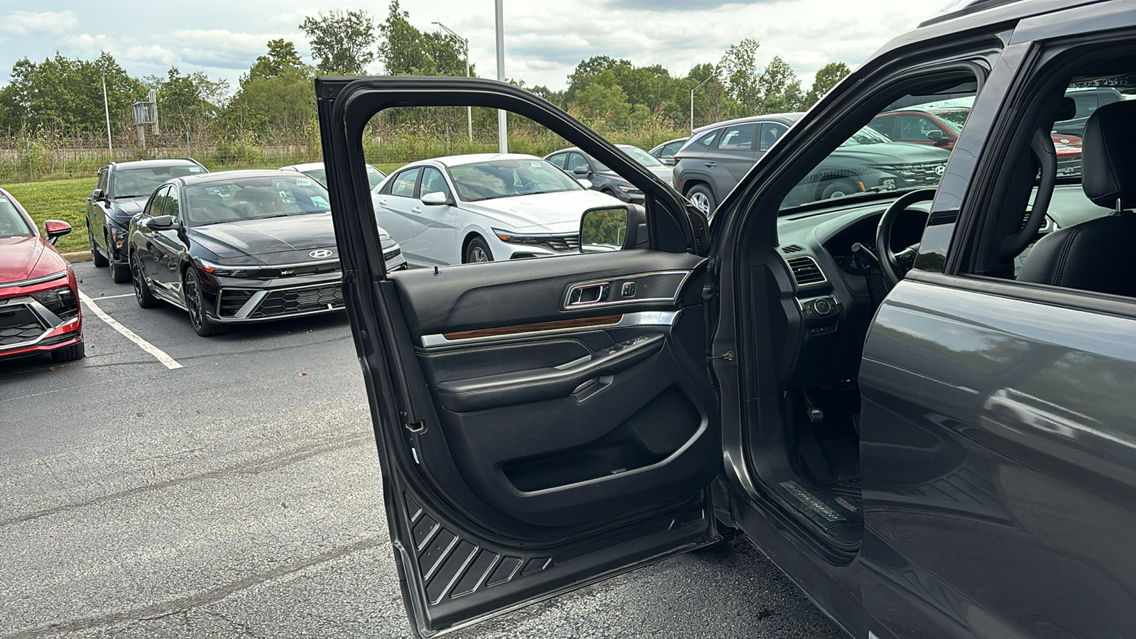 2019 Ford Explorer Limited 12