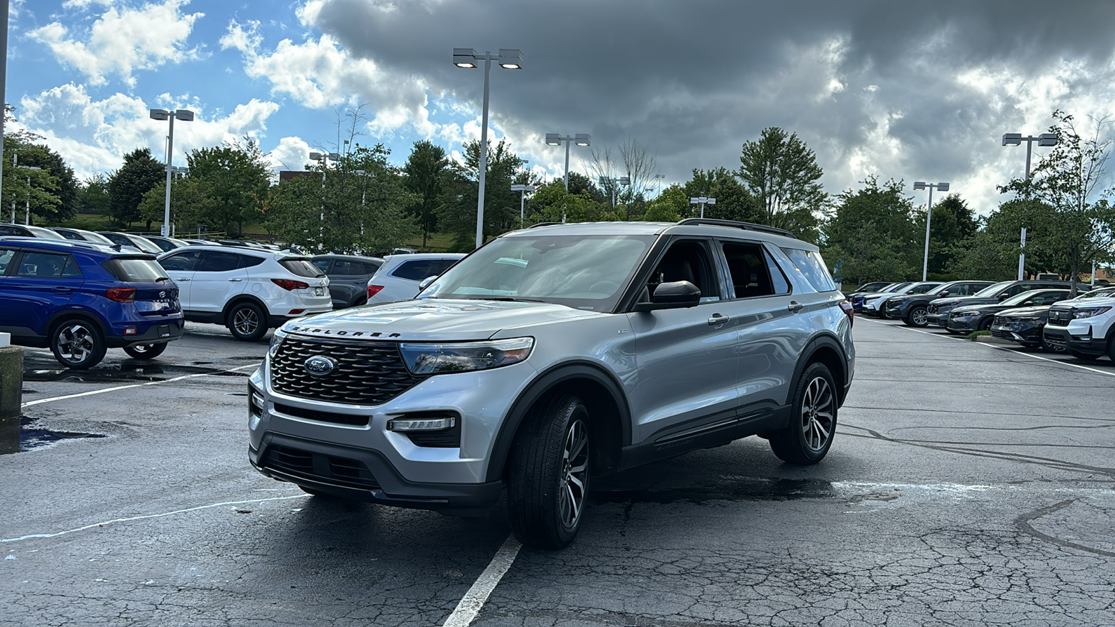 2023 Ford Explorer ST-Line 3