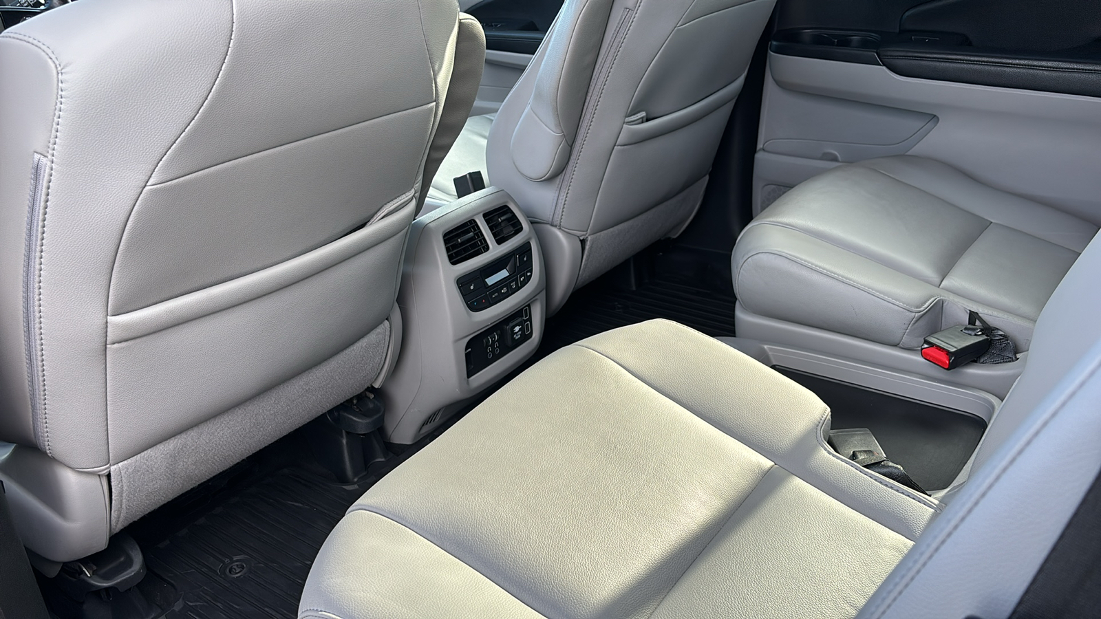 2019 Honda Pilot Touring 34