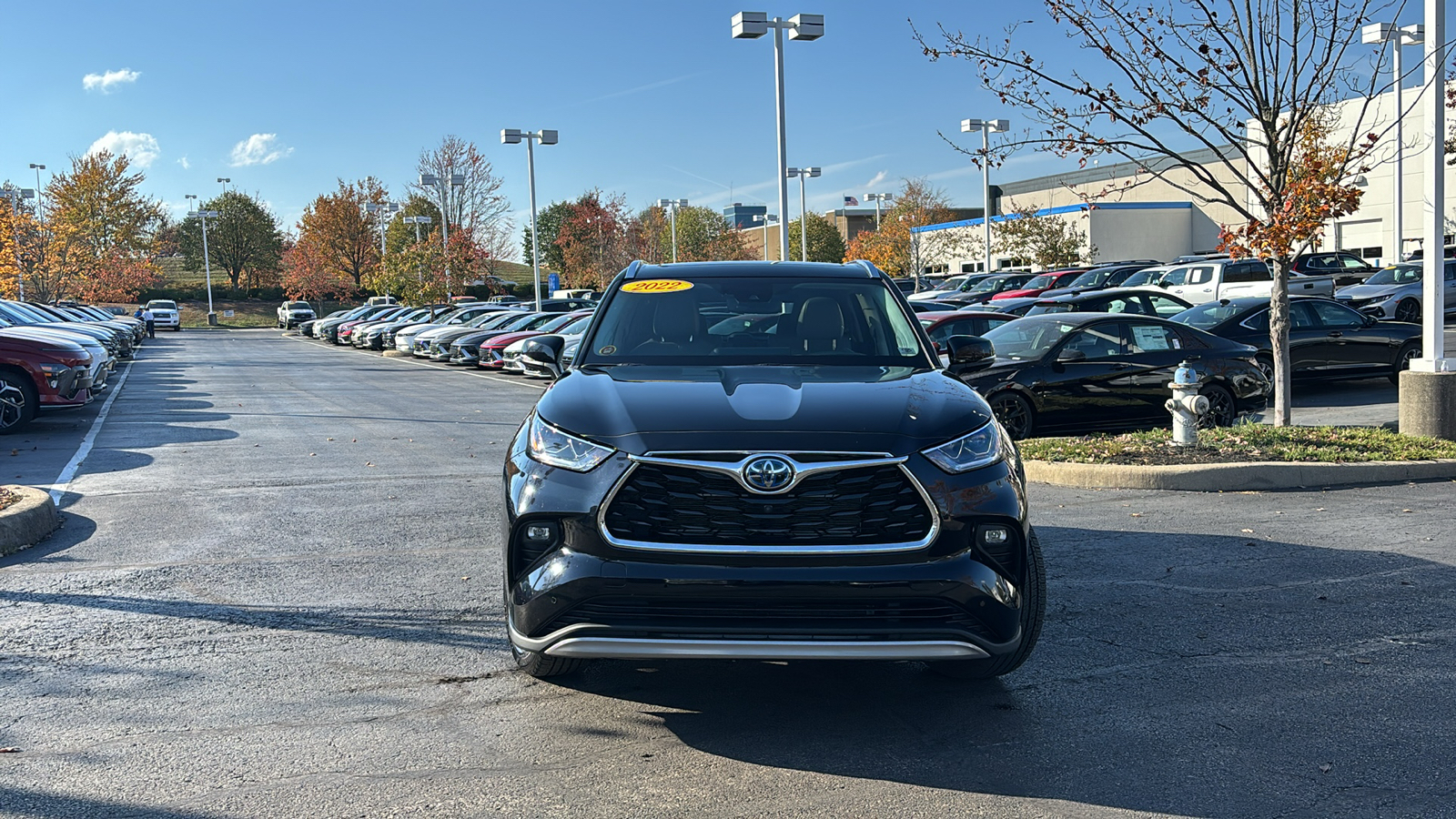 2022 Toyota Highlander Hybrid Platinum 2