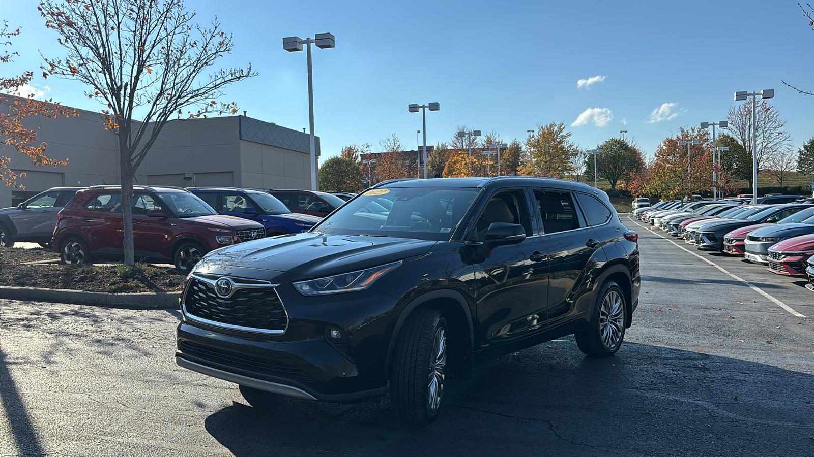 2022 Toyota Highlander Hybrid Platinum 3