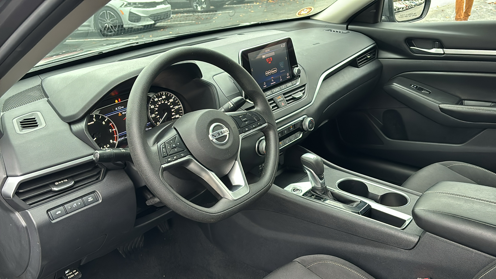 2022 Nissan Altima 2.5 SV 28