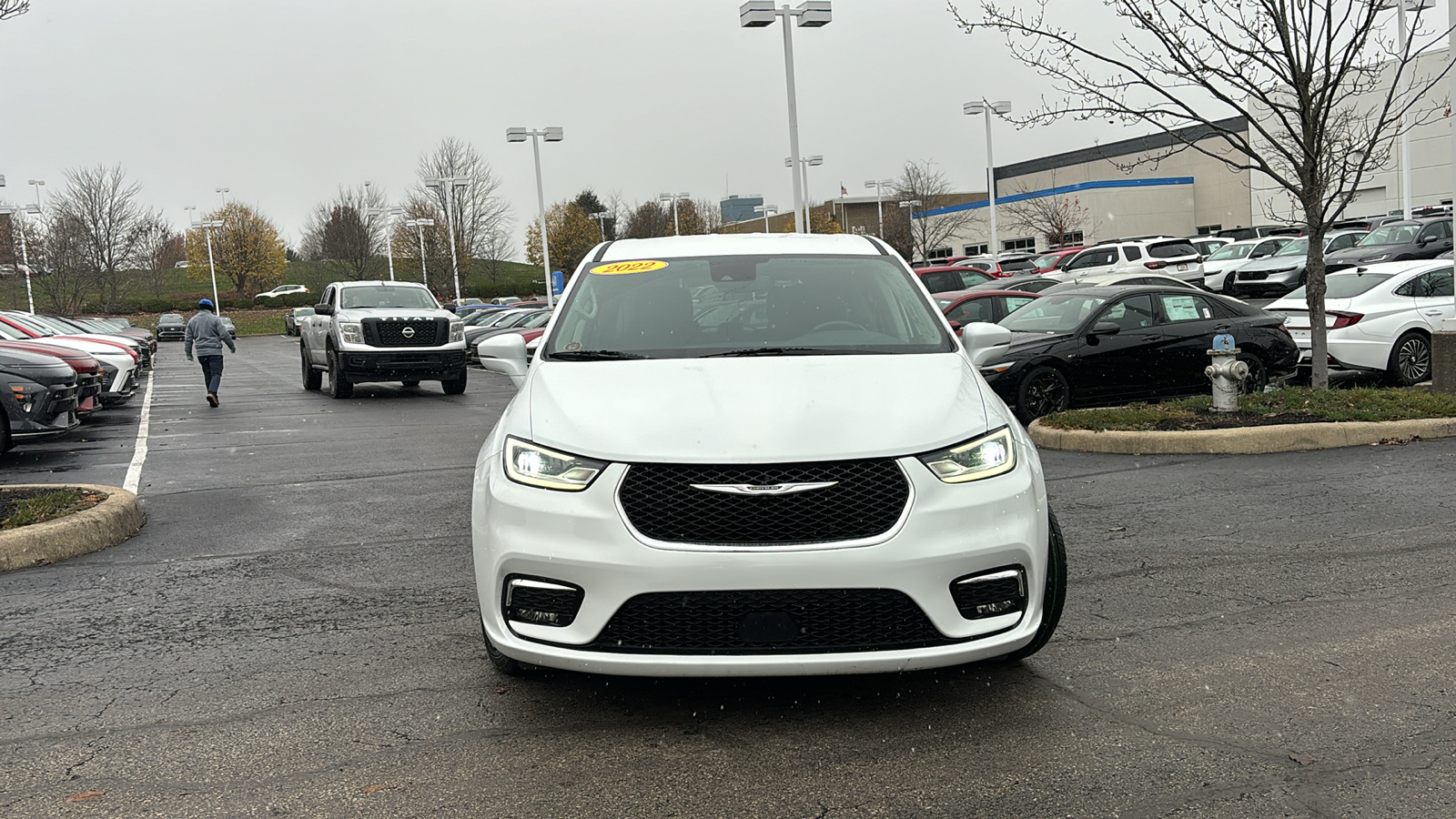 2022 Chrysler Pacifica Hybrid Touring L 2