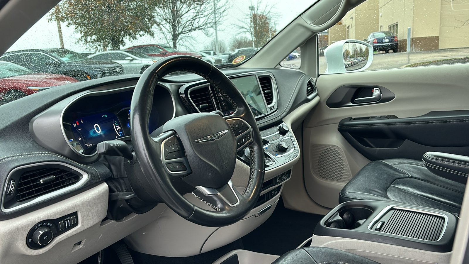 2022 Chrysler Pacifica Hybrid Touring L 28