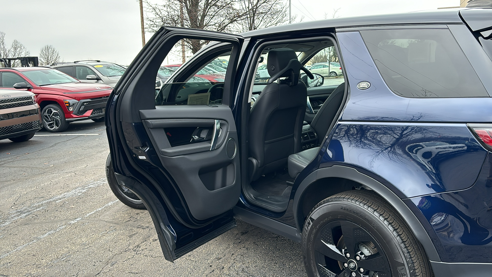 2023 Land Rover Discovery Sport S 29