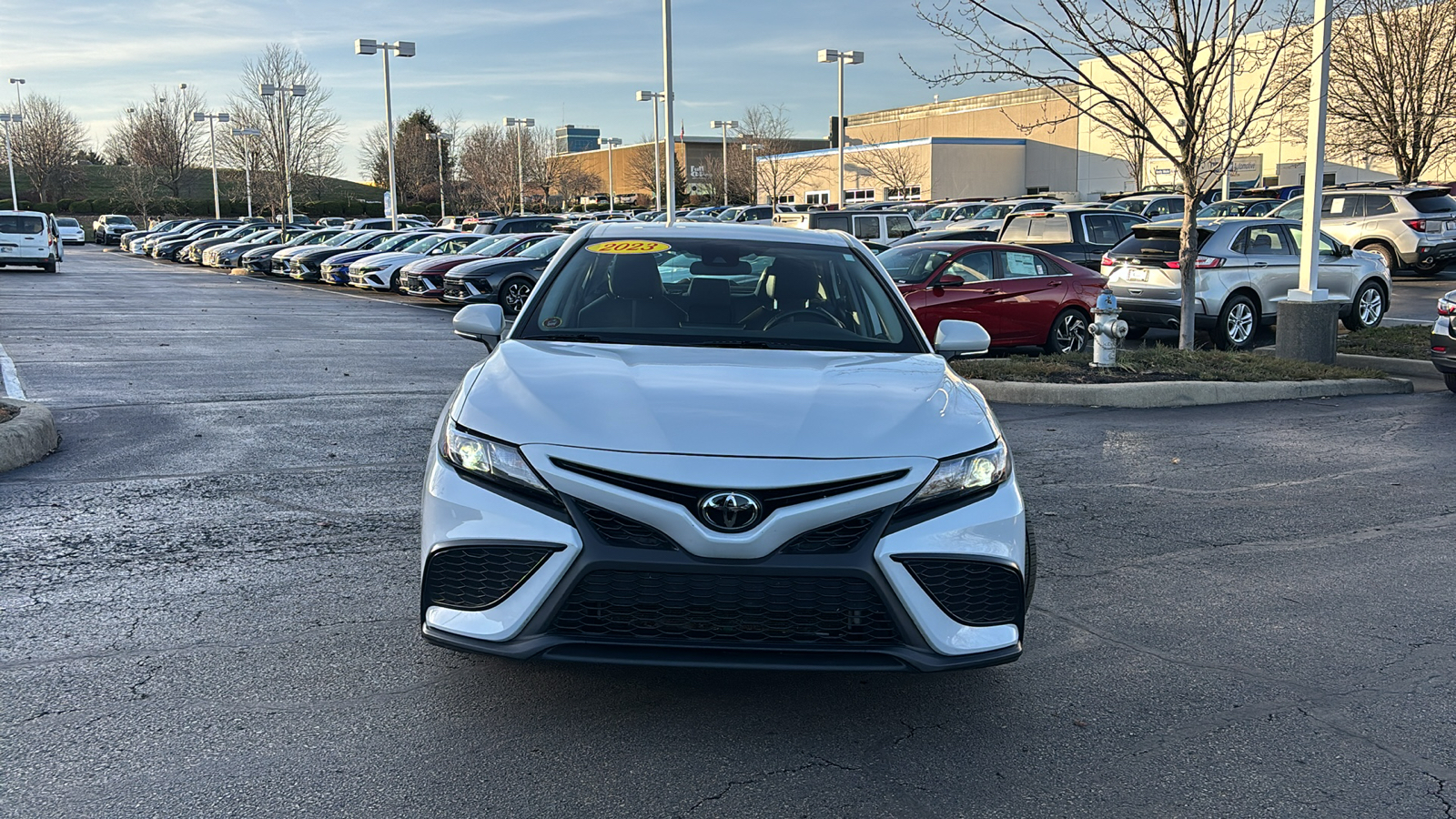 2023 Toyota Camry SE 2