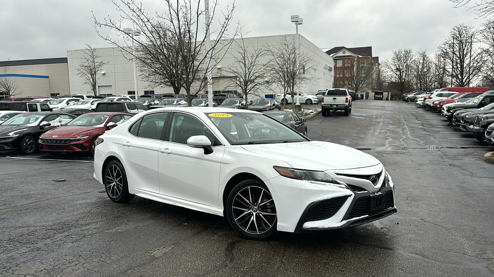 2023 Toyota Camry SE 1