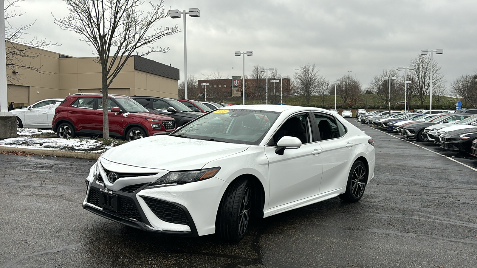 2023 Toyota Camry SE 3