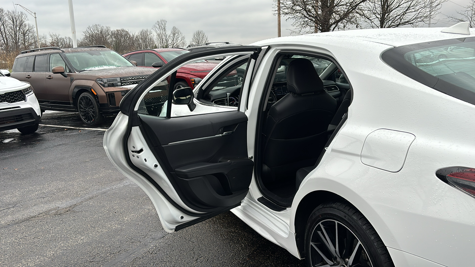 2023 Toyota Camry SE 29