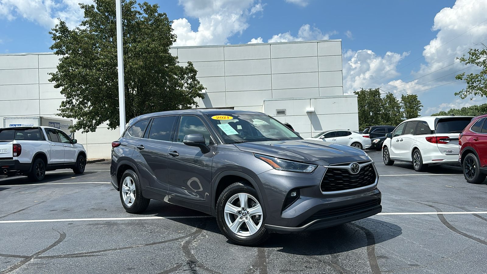 2021 Toyota Highlander LE 1