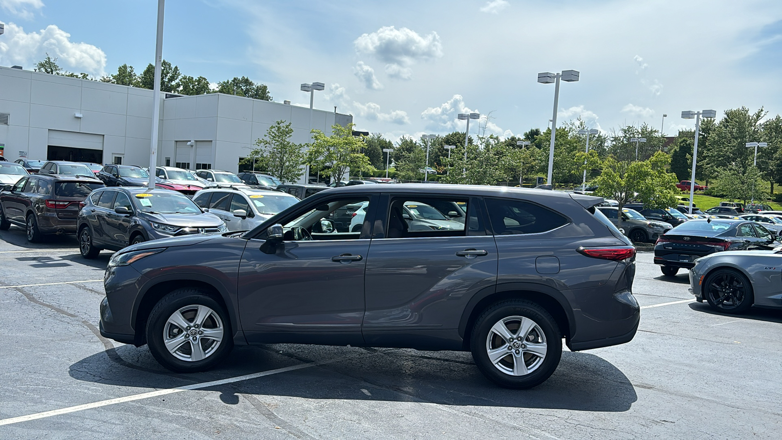 2021 Toyota Highlander LE 4