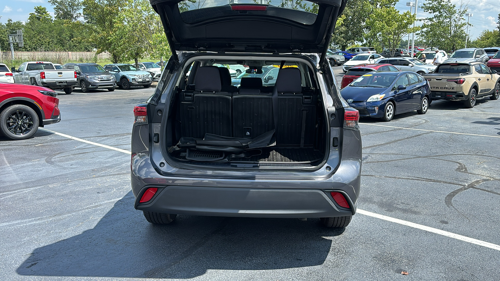 2021 Toyota Highlander LE 38