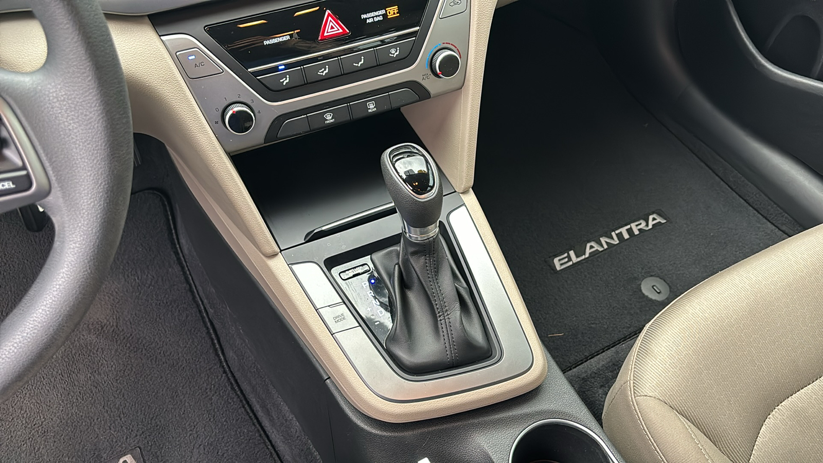 2017 Hyundai Elantra SE 21