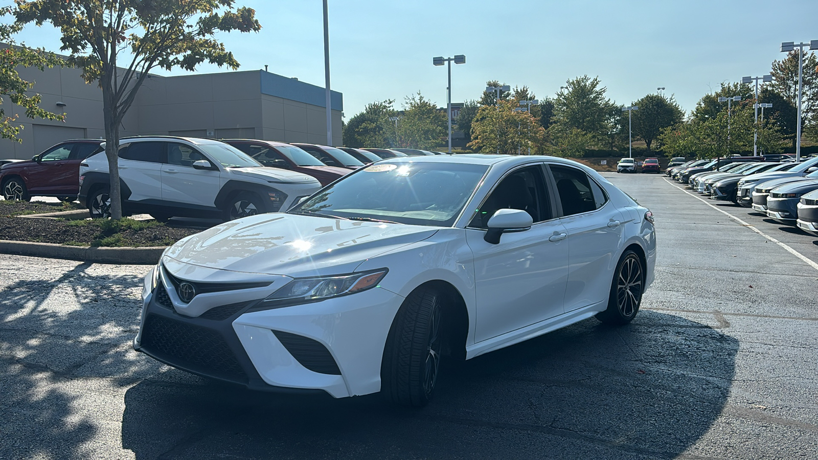 2018 Toyota Camry SE 3