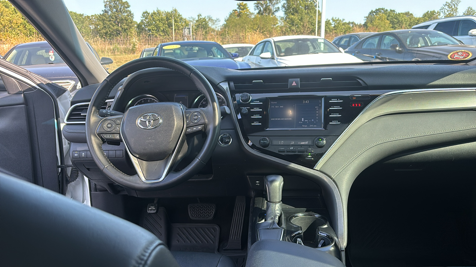 2018 Toyota Camry SE 14