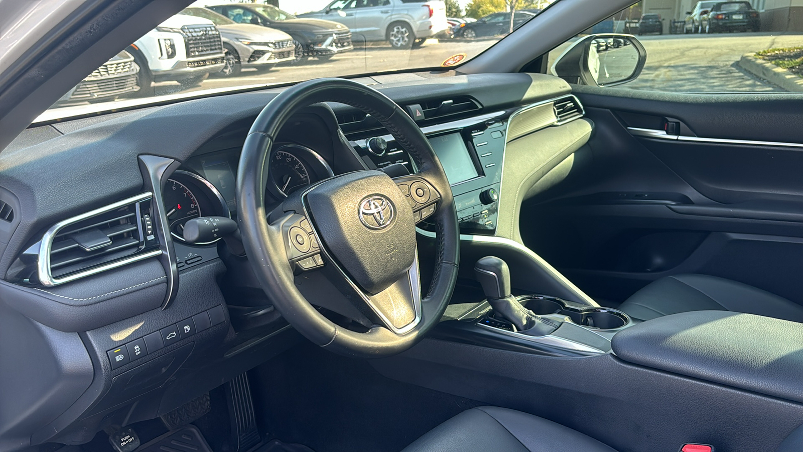 2018 Toyota Camry SE 29