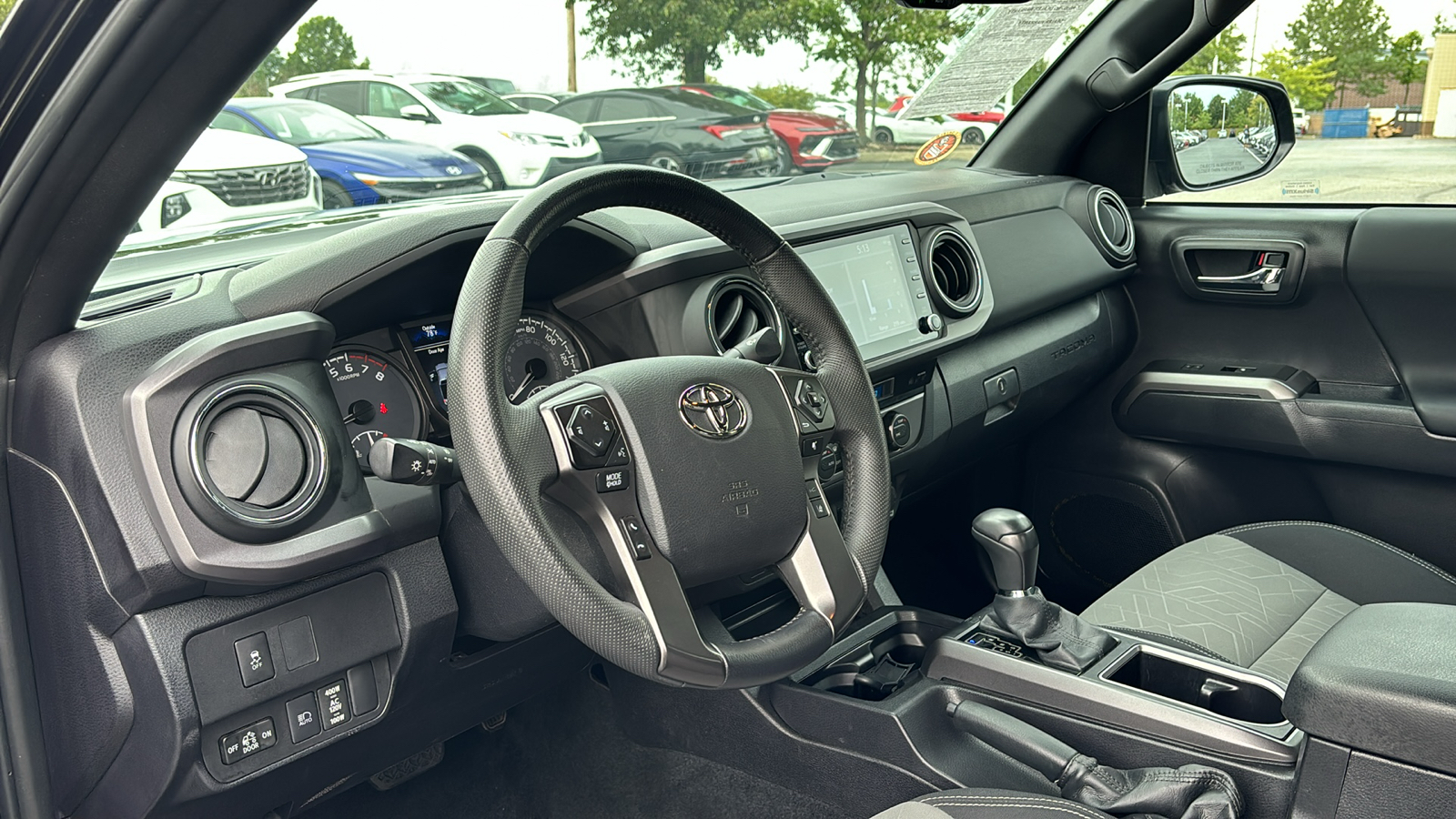 2023 Toyota Tacoma TRD Off-Road 25