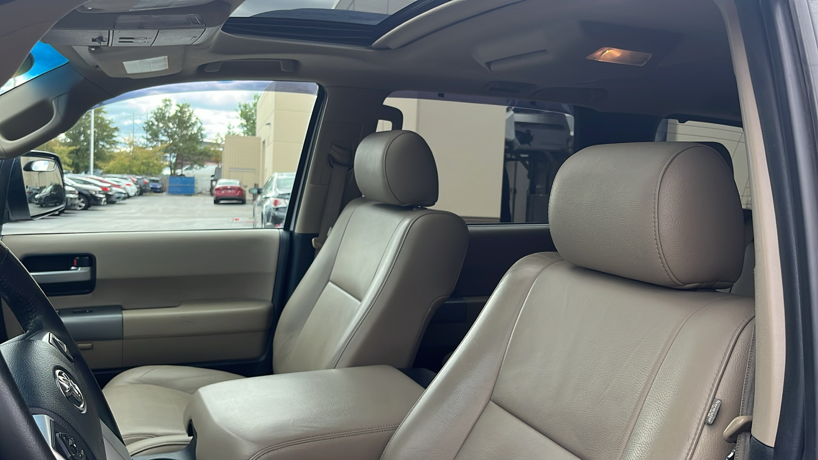 2015 Toyota Sequoia Limited 9