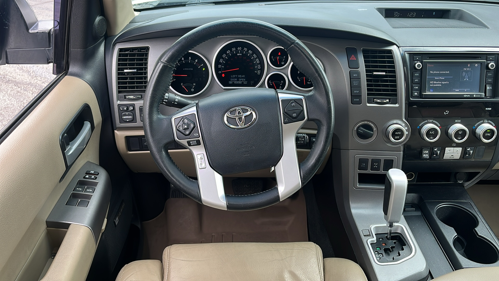 2015 Toyota Sequoia Limited 36