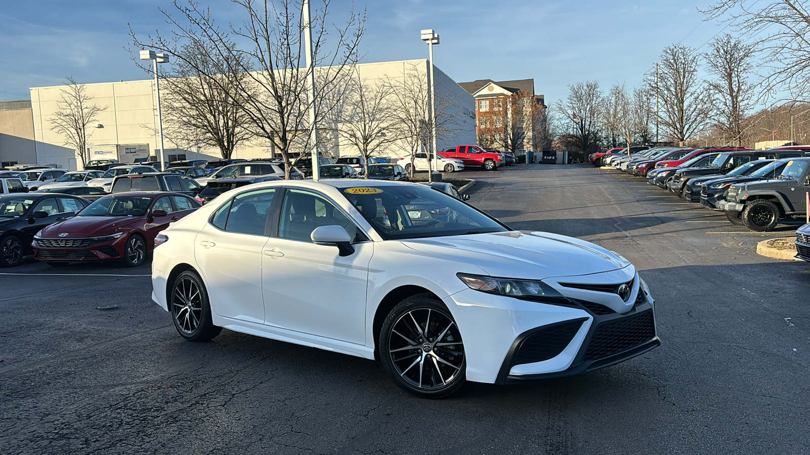 2023 Toyota Camry SE 1