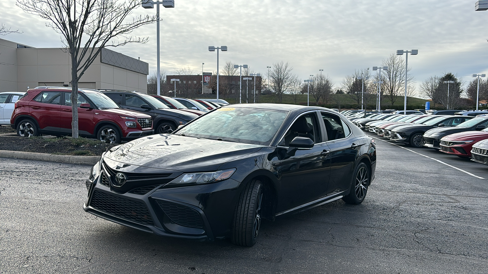 2023 Toyota Camry SE 3