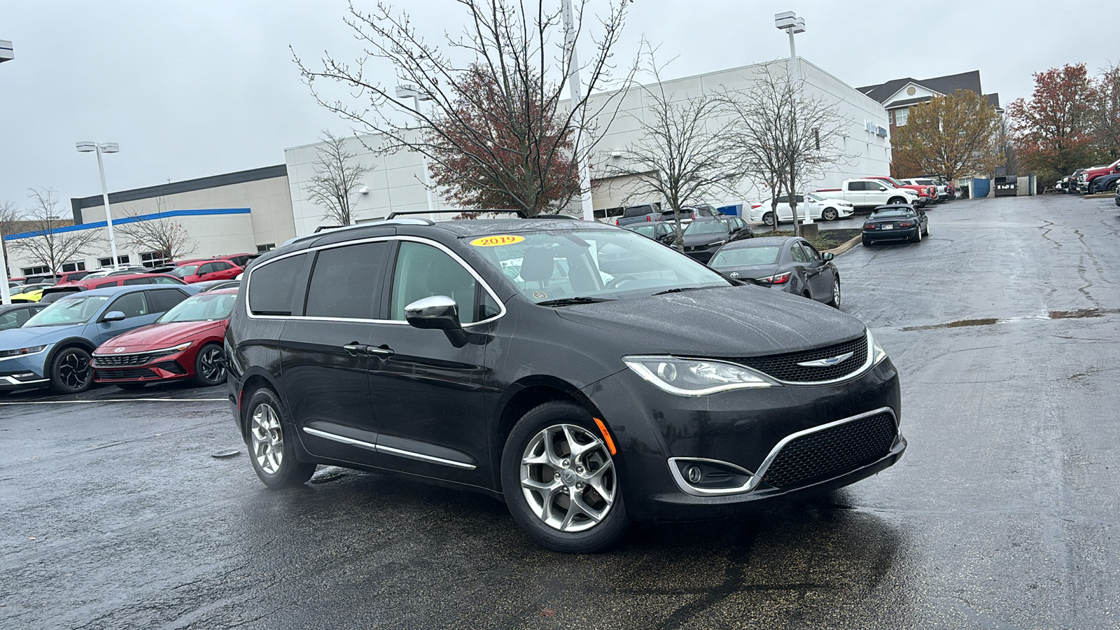 2019 Chrysler Pacifica Limited 1