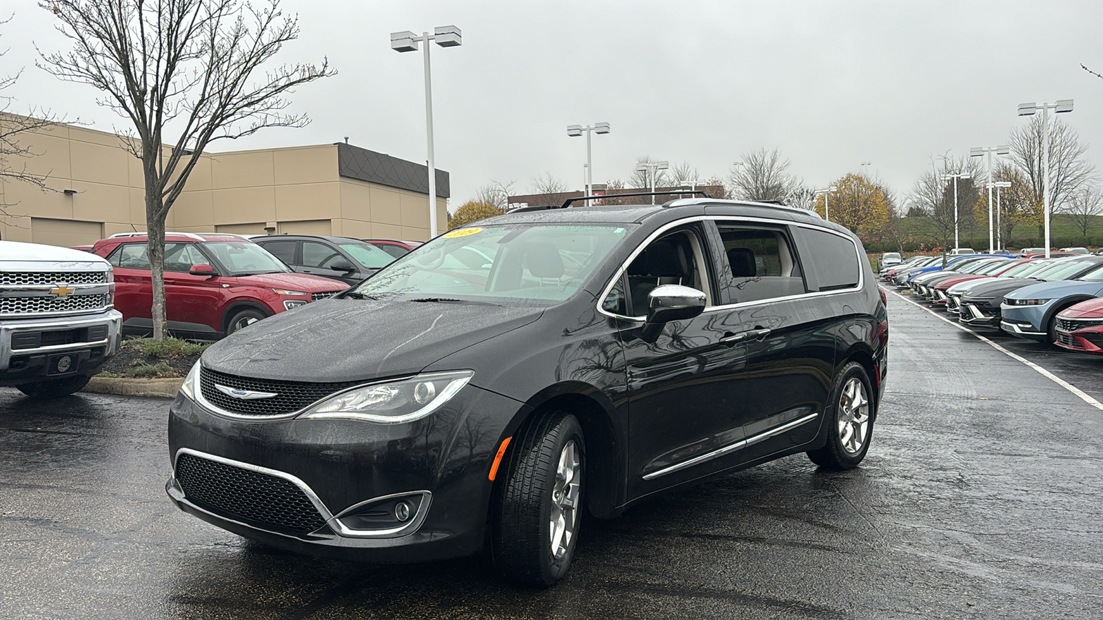 2019 Chrysler Pacifica Limited 3