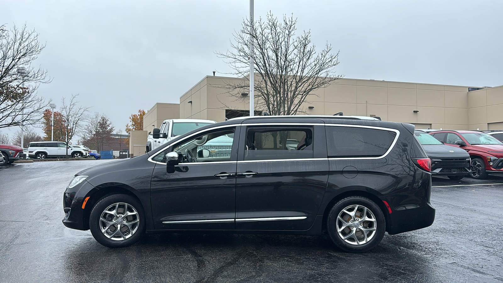 2019 Chrysler Pacifica Limited 4