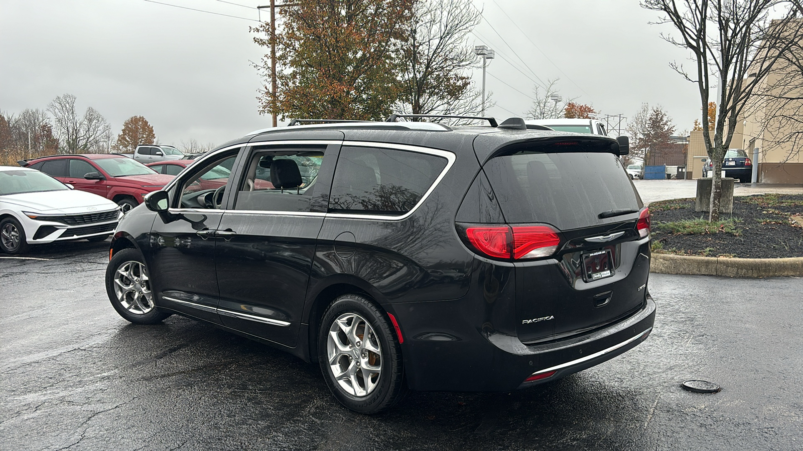 2019 Chrysler Pacifica Limited 5