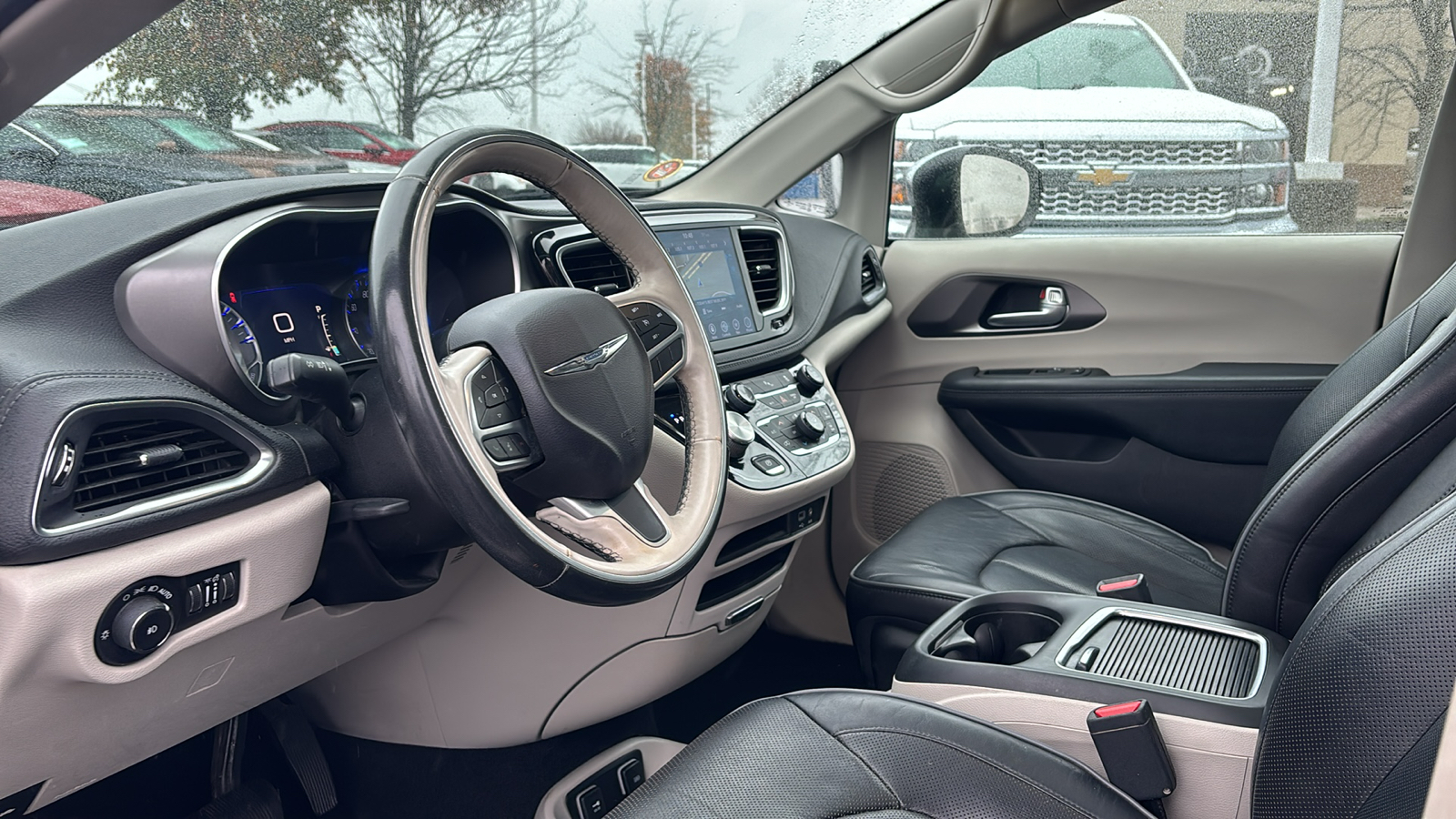 2019 Chrysler Pacifica Limited 29