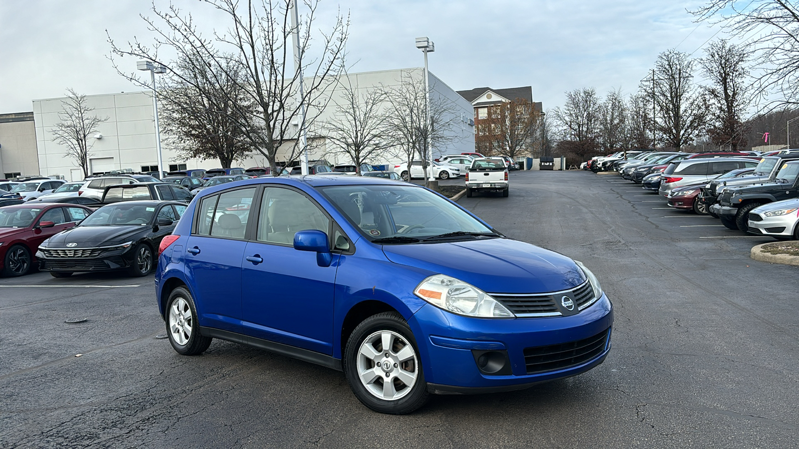 2009 Nissan Versa 1.8 SL 1