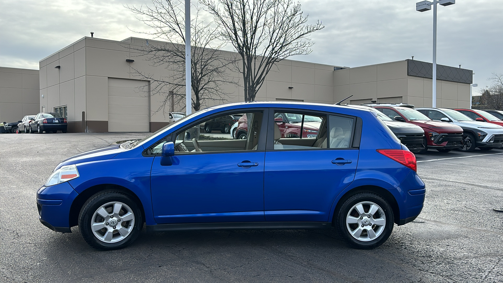 2009 Nissan Versa 1.8 SL 4