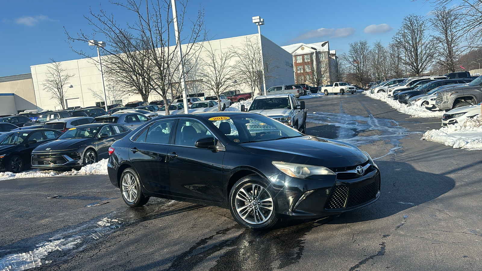 2015 Toyota Camry SE 1