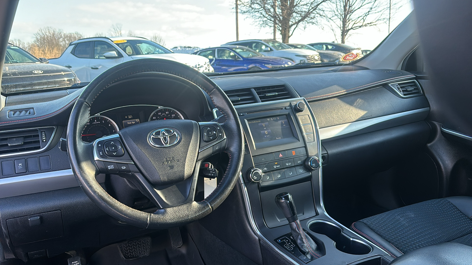 2015 Toyota Camry SE 14