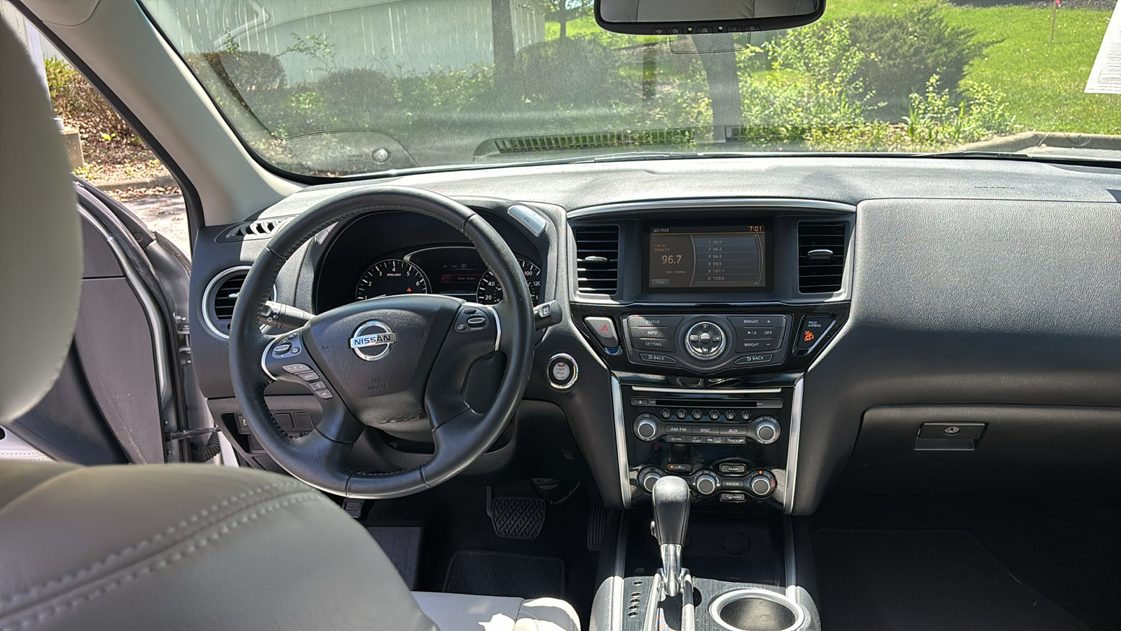 2016 Nissan Pathfinder SL 15