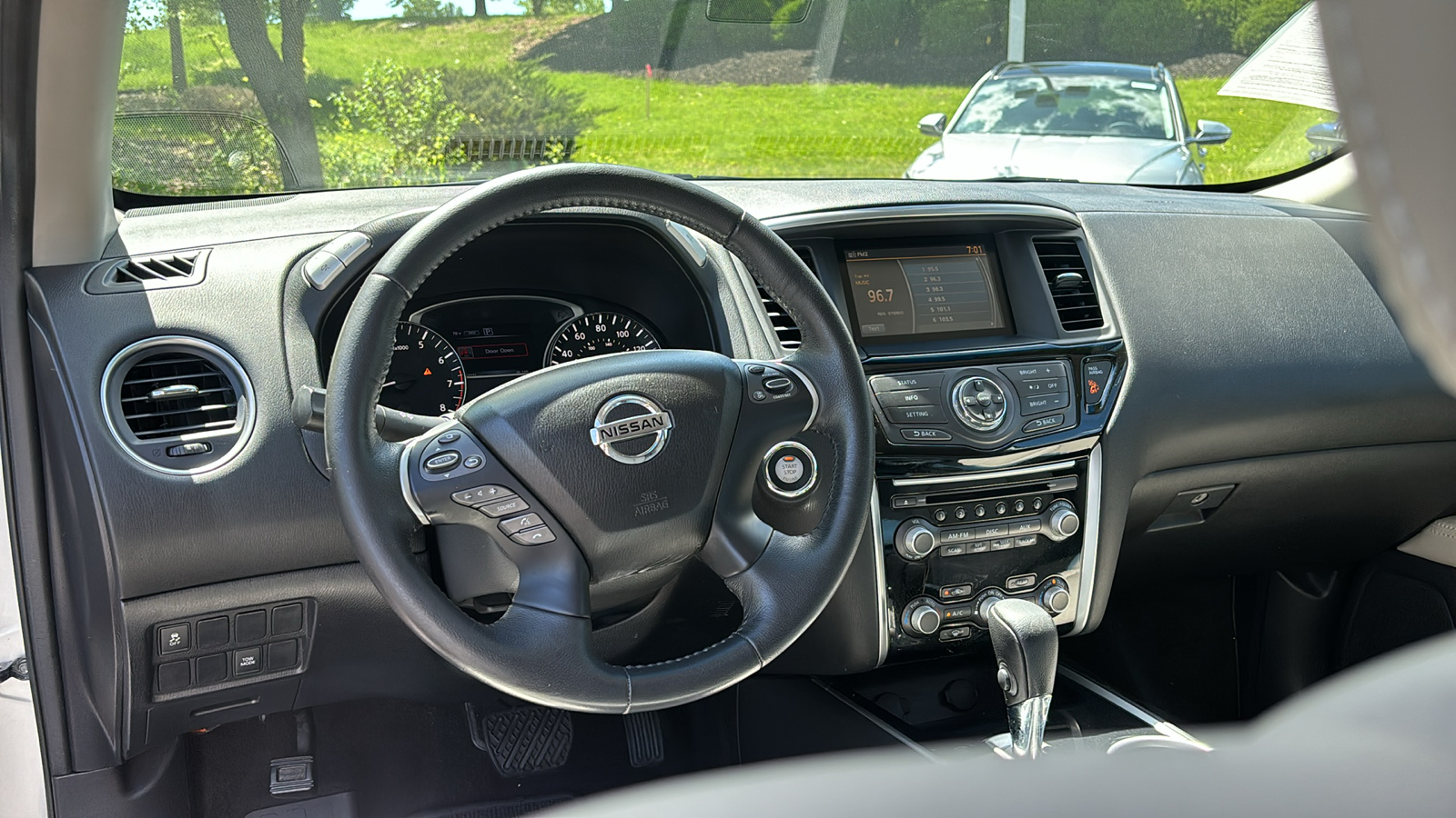 2016 Nissan Pathfinder SL 16