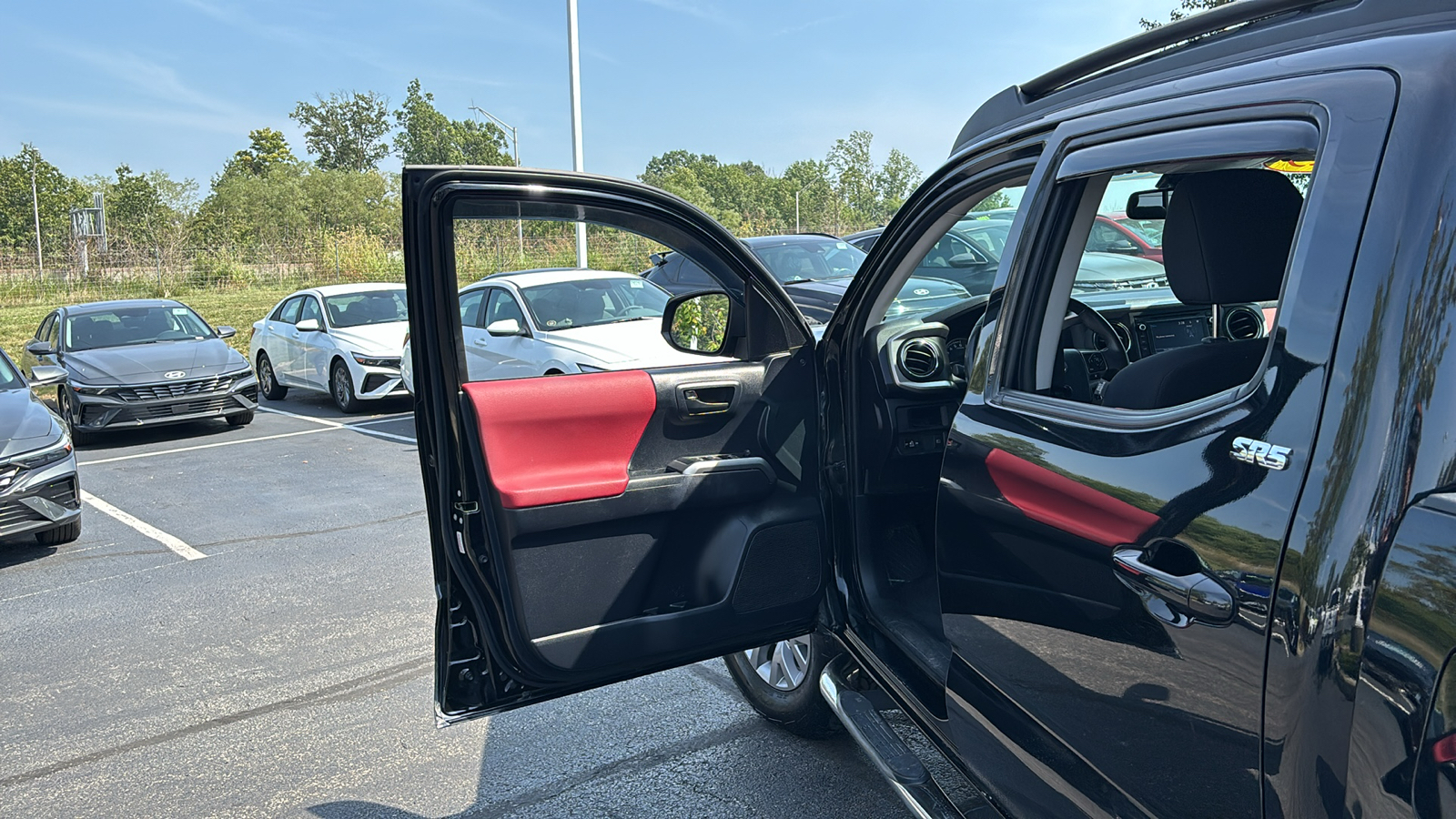 2019 Toyota Tacoma SR5 12