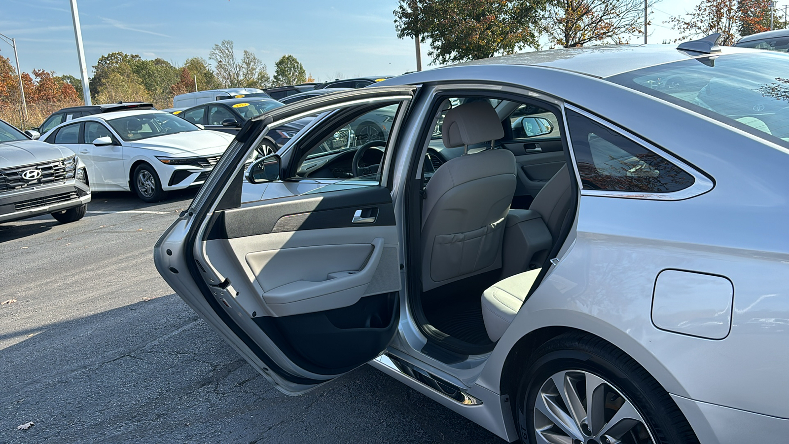 2016 Hyundai Sonata Base 31