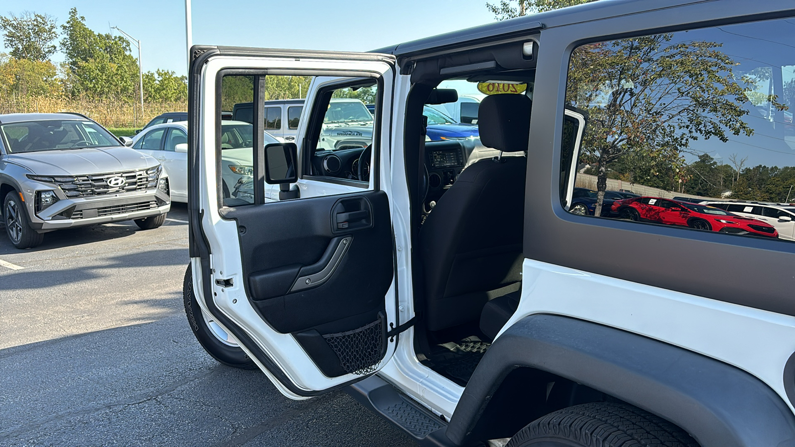 2016 Jeep Wrangler Unlimited Sport 30