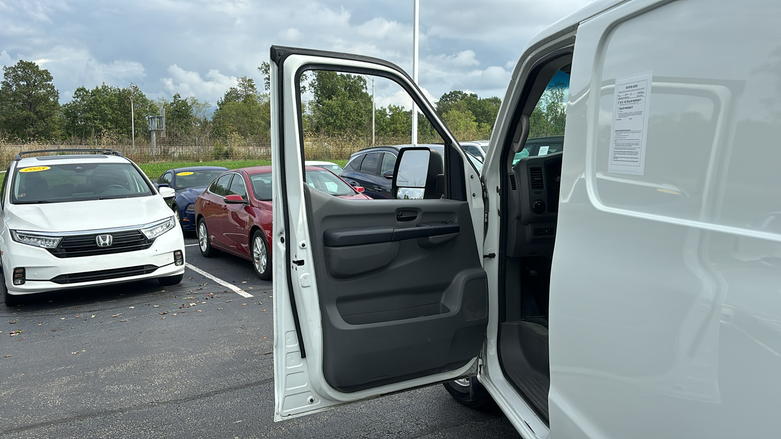 2015 Nissan NV2500 HD SV 12