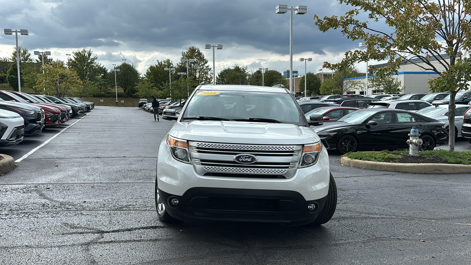 2015 Ford Explorer XLT 2